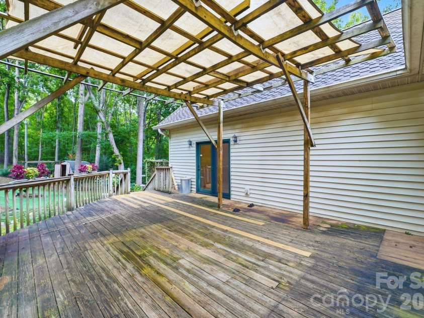 721 Canterbury Road, Kings Mountain, NC 28086.  MLS# CAR4410865, YatesRealty ID 47773. 