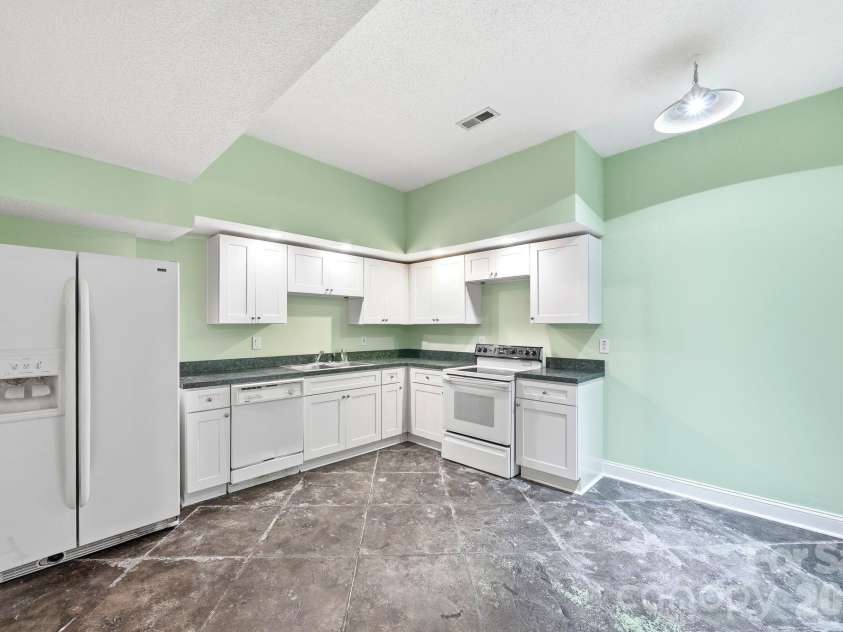 721 Canterbury Road, Kings Mountain, NC 28086.  MLS# CAR4410865, YatesRealty ID 47773. Basement 2nd Kitchen