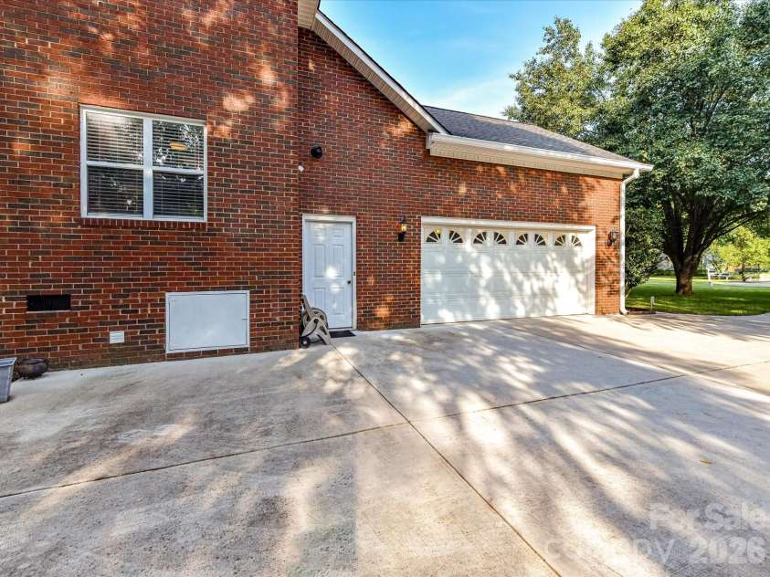 8227 Laurel Oak Court, Harrisburg, NC 28075.  MLS# CAR4410003, YatesRealty ID 47774. 