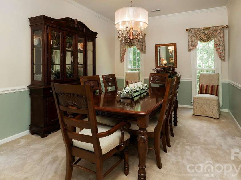 4314 Silvermere Way, Charlotte, NC 28269.  MLS# CAR4417932, YatesRealty ID 47777. Dining room