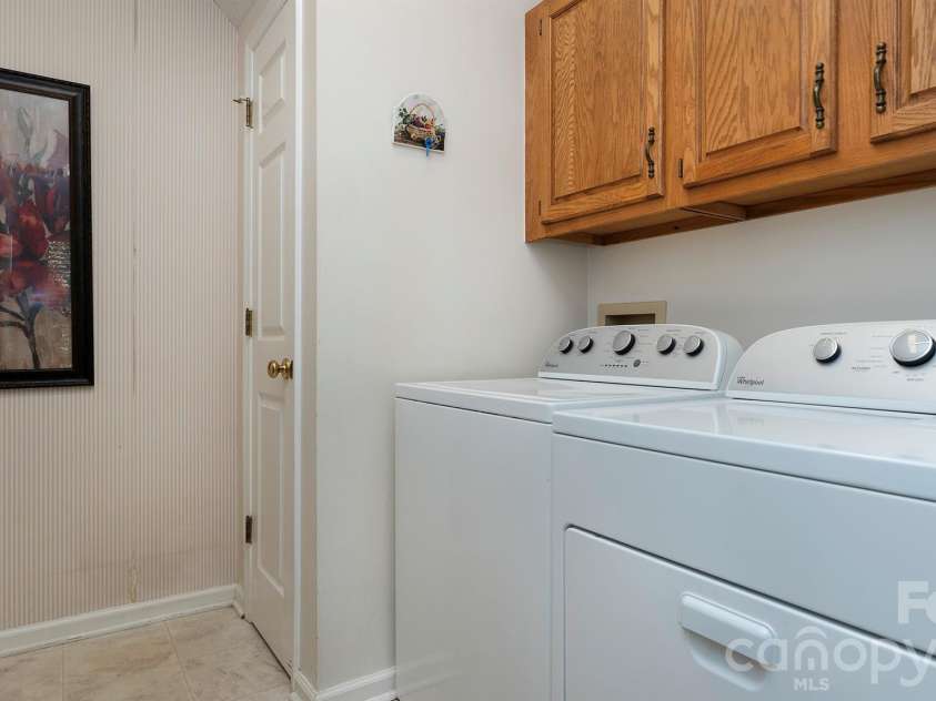 4314 Silvermere Way, Charlotte, NC 28269.  MLS# CAR4417932, YatesRealty ID 47777. Laundry room on main level