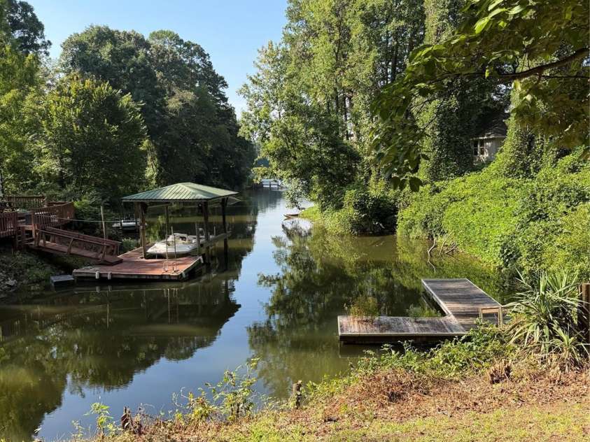 202 Horseshoe Lake Road, Mount Holly, NC 28120.  MLS# CAR4413263, YatesRealty ID 47780. 