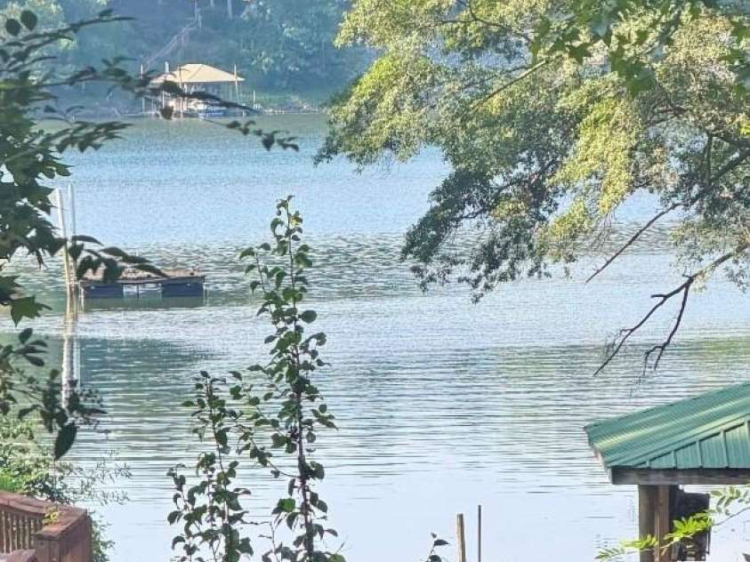 202 Horseshoe Lake Road, Mount Holly, NC 28120.  MLS# CAR4413263, YatesRealty ID 47780. 