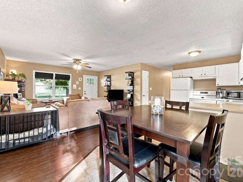 105 Ashburne Drive, Shelby, NC 28152.  MLS# CAR4419130, YatesRealty ID 47781. Dining area off the kitchen