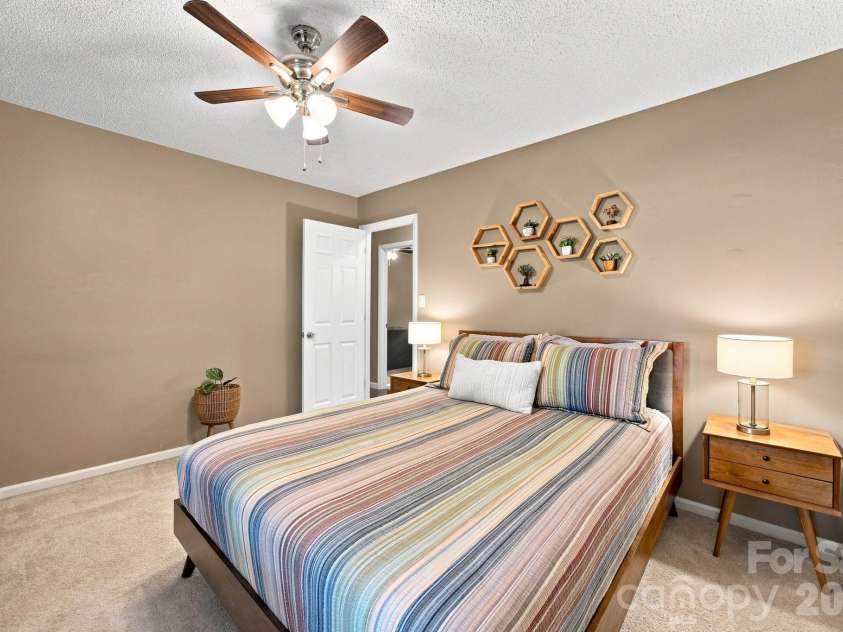105 Ashburne Drive, Shelby, NC 28152.  MLS# CAR4419130, YatesRealty ID 47781. Large bedroom