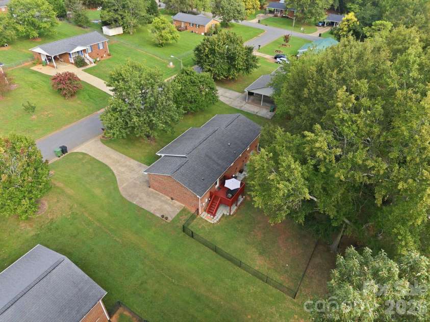 105 Ashburne Drive, Shelby, NC 28152.  MLS# CAR4419130, YatesRealty ID 47781. Mature trees