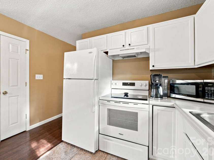 105 Ashburne Drive, Shelby, NC 28152.  MLS# CAR4419130, YatesRealty ID 47781. Pantry storage