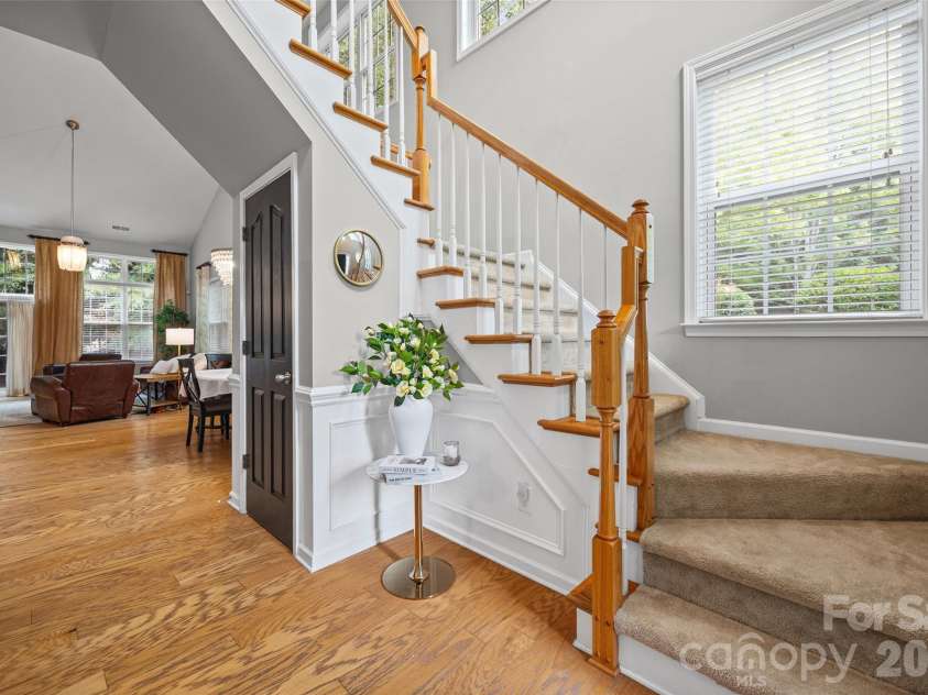 706 Deerbrook Lane, Tega Cay, SC 29708.  MLS# CAR4418355, YatesRealty ID 47783. Foyer