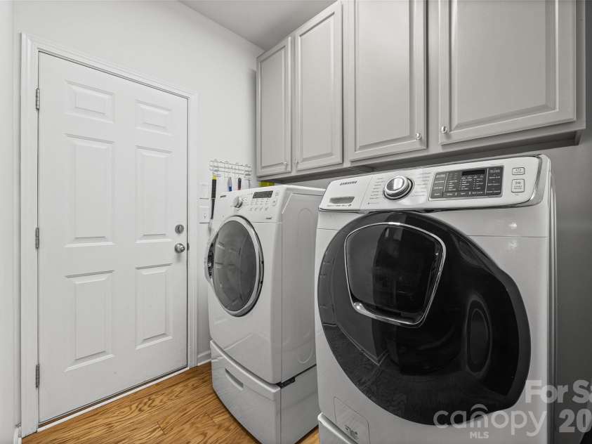 706 Deerbrook Lane, Tega Cay, SC 29708.  MLS# CAR4418355, YatesRealty ID 47783. Laundry