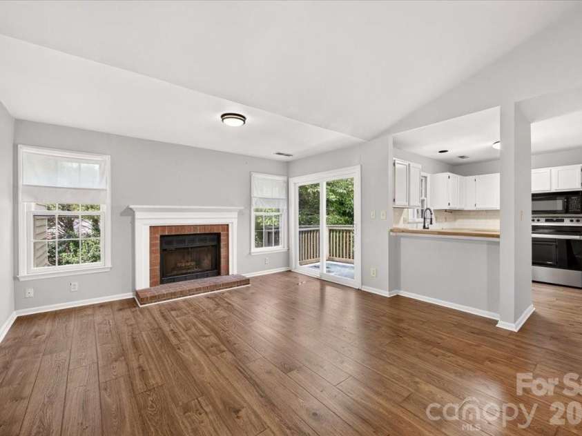 3220 Selwyn Farms Lane, Charlotte, NC 28209.  MLS# CAR4410612, YatesRealty ID 47787. 