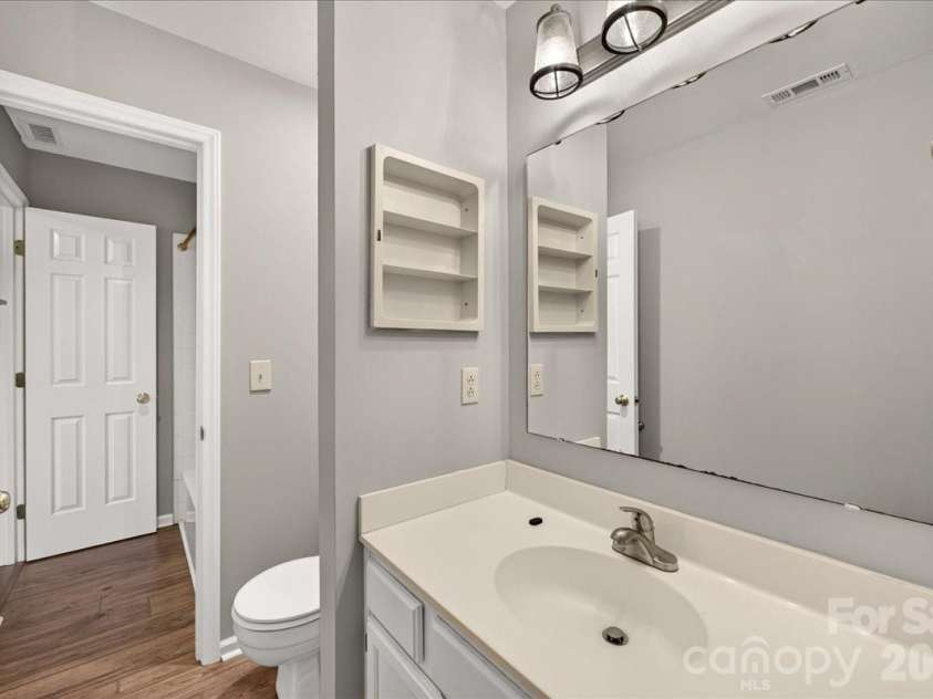 3220 Selwyn Farms Lane, Charlotte, NC 28209.  MLS# CAR4410612, YatesRealty ID 47787. 