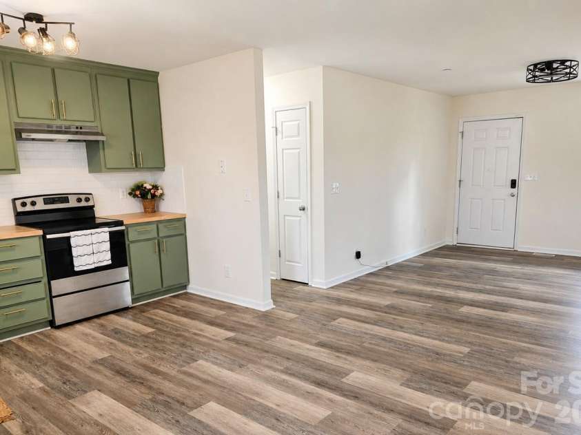 118 Oakwood Avenue, Salisbury, NC 28146.  MLS# CAR4419573, YatesRealty ID 47788. 