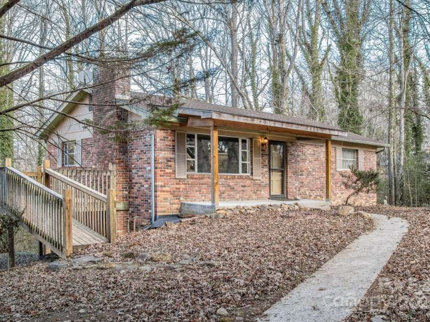 433 Osborne Road, Brevard, NC 28712.  MLS# CAR4330450, YatesRealty ID 4779. 