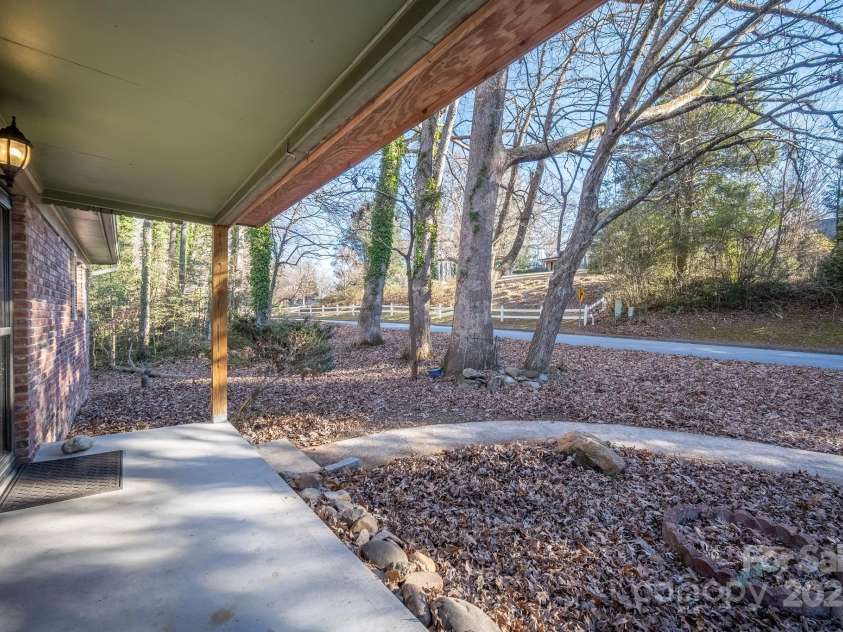 433 Osborne Road, Brevard, NC 28712.  MLS# CAR4330450, YatesRealty ID 4779. 