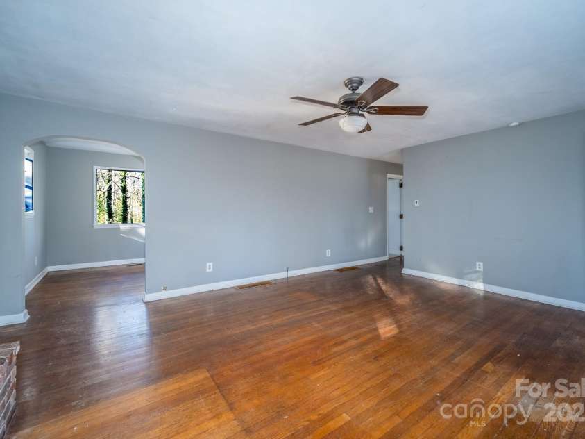 433 Osborne Road, Brevard, NC 28712.  MLS# CAR4330450, YatesRealty ID 4779. 