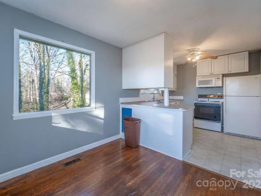 433 Osborne Road, Brevard, NC 28712.  MLS# CAR4330450, YatesRealty ID 4779. 