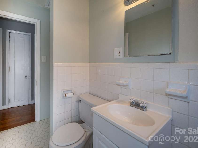 433 Osborne Road, Brevard, NC 28712.  MLS# CAR4330450, YatesRealty ID 4779. 