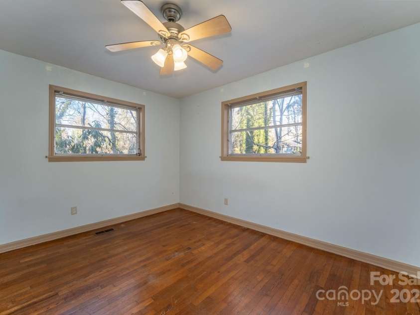 433 Osborne Road, Brevard, NC 28712.  MLS# CAR4330450, YatesRealty ID 4779. 