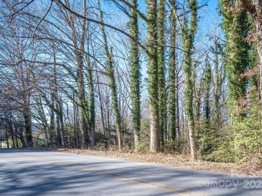 433 Osborne Road, Brevard, NC 28712.  MLS# CAR4330450, YatesRealty ID 4779. 