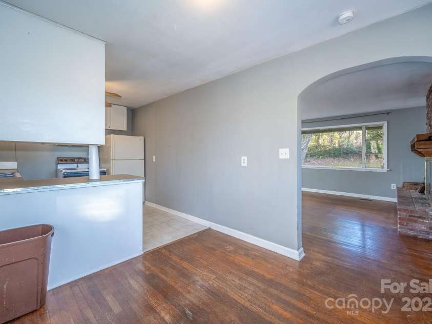 433 Osborne Road, Brevard, NC 28712.  MLS# CAR4330450, YatesRealty ID 4779. Archway door