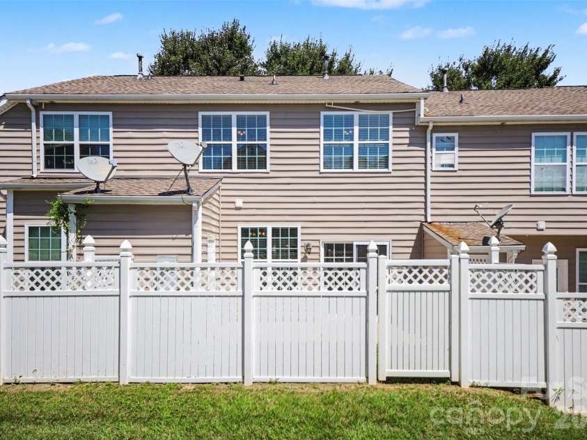 229 Misty Knoll Lane, Belmont, NC 28012.  MLS# CAR4418168, YatesRealty ID 47790. 