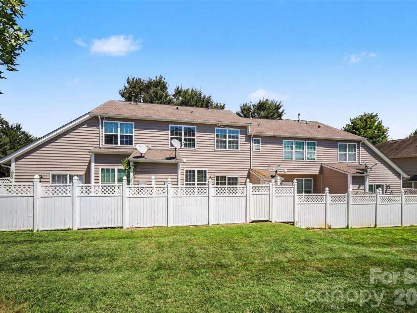 229 Misty Knoll Lane, Belmont, NC 28012.  MLS# CAR4418168, YatesRealty ID 47790. 