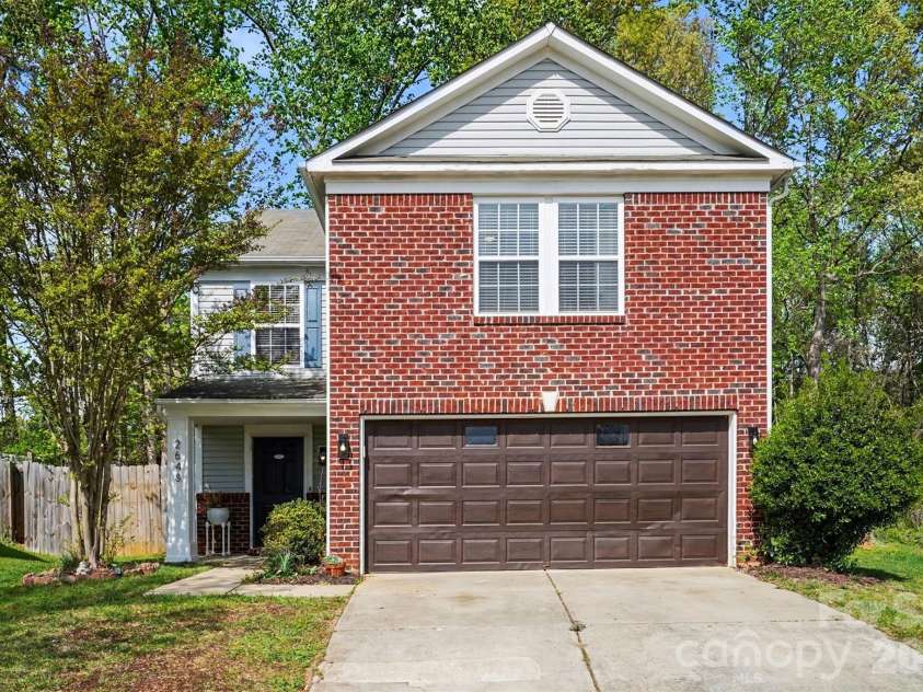 2648 Stream Bank Drive, Charlotte, NC 28269.  MLS# CAR4419146, YatesRealty ID 47791. 