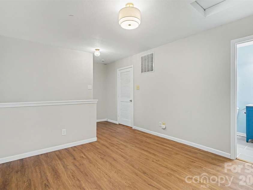 2648 Stream Bank Drive, Charlotte, NC 28269.  MLS# CAR4419146, YatesRealty ID 47791. 