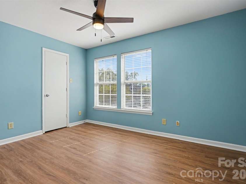 2648 Stream Bank Drive, Charlotte, NC 28269.  MLS# CAR4419146, YatesRealty ID 47791. 