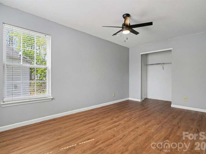 2648 Stream Bank Drive, Charlotte, NC 28269.  MLS# CAR4419146, YatesRealty ID 47791. 