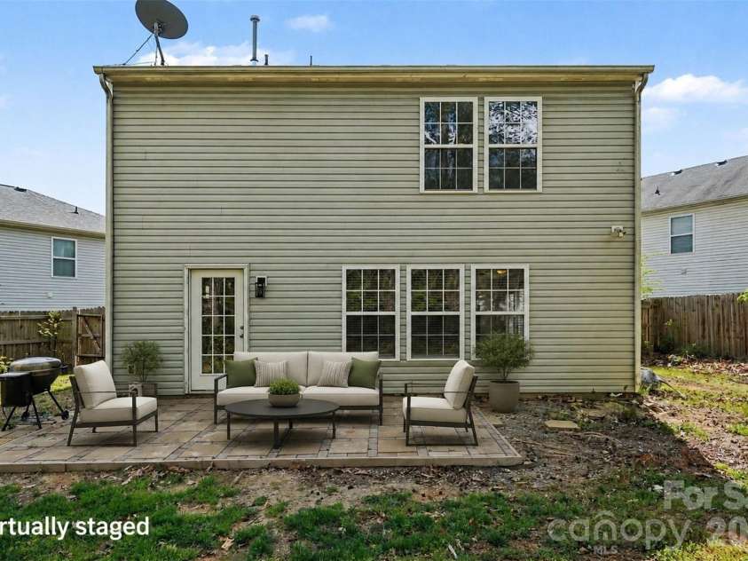 2648 Stream Bank Drive, Charlotte, NC 28269.  MLS# CAR4419146, YatesRealty ID 47791. 