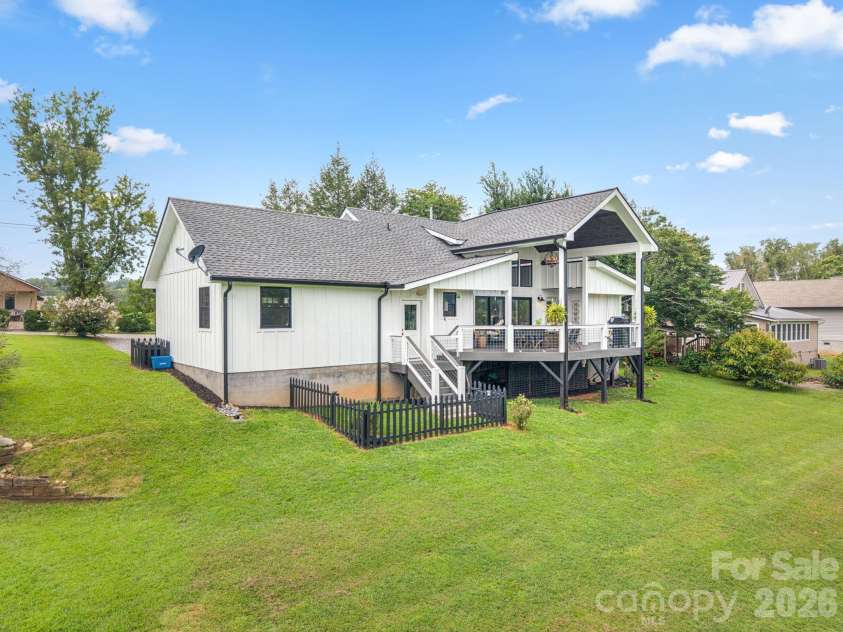 101 Mill Street, Hayesville, NC 28904.  MLS# CAR4393420, YatesRealty ID 47792. 