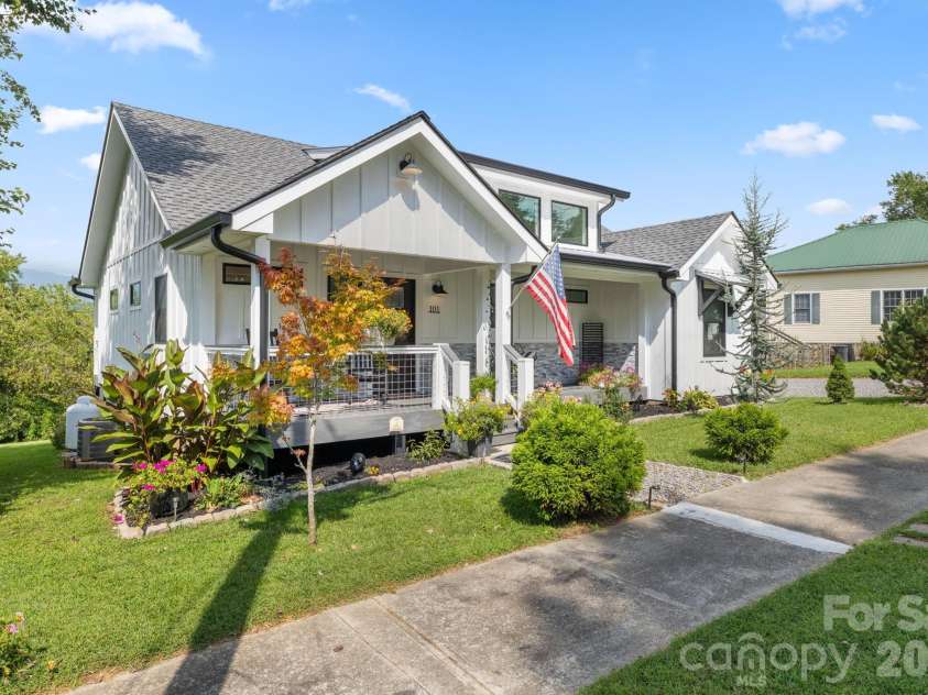 101 Mill Street, Hayesville, NC 28904.  MLS# CAR4393420, YatesRealty ID 47792. 