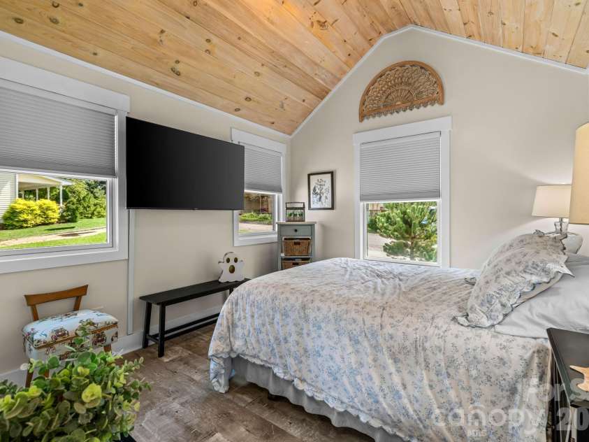 101 Mill Street, Hayesville, NC 28904.  MLS# CAR4393420, YatesRealty ID 47792. 