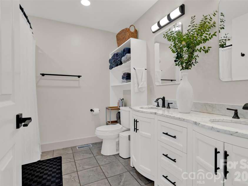 257 Tipton Hill Road, Leicester, NC 28748.  MLS# CAR4419402, YatesRealty ID 47793. 