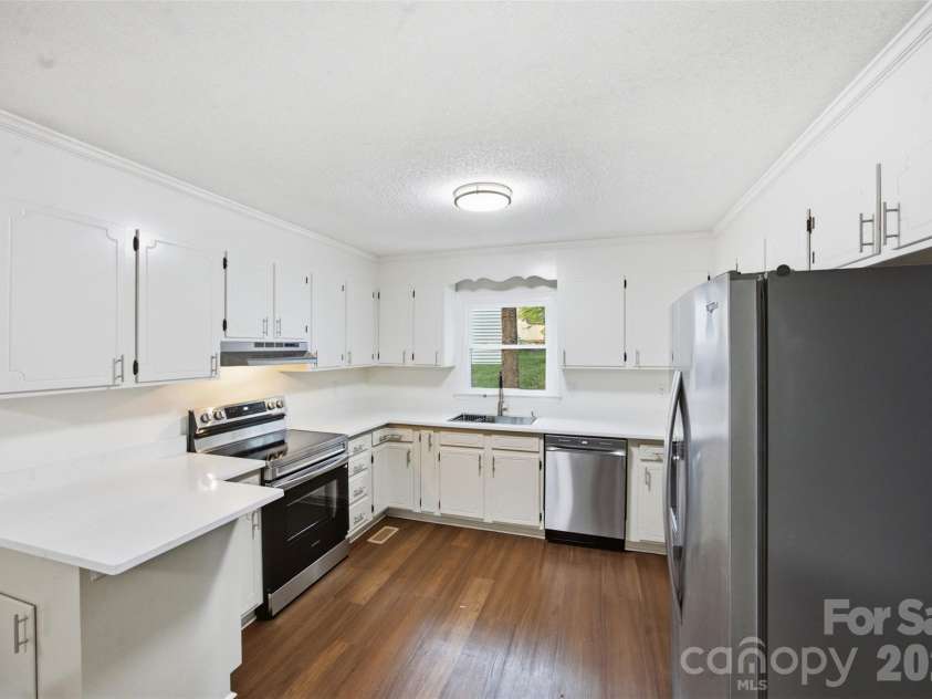103 New Hampshire Drive, Stanley, NC 28164.  MLS# CAR4419070, YatesRealty ID 47794. 