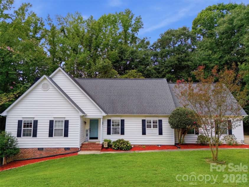 4203 Patriots Way, Gastonia, NC 28056.  MLS# CAR4419507, YatesRealty ID 47795. 