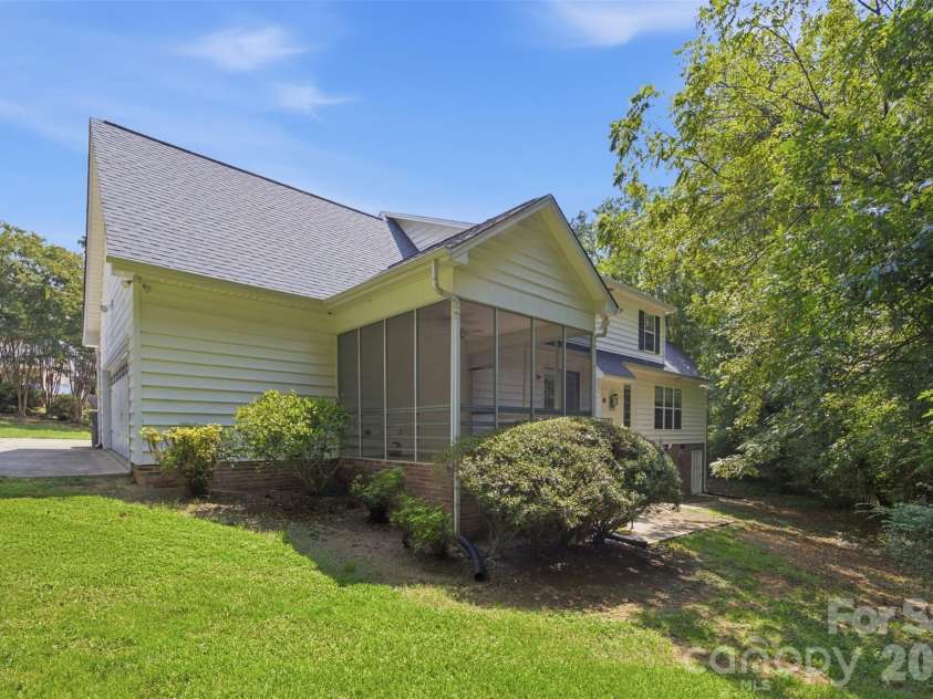 4203 Patriots Way, Gastonia, NC 28056.  MLS# CAR4419507, YatesRealty ID 47795. 