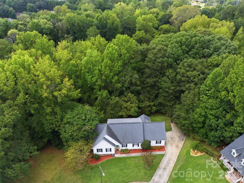 4203 Patriots Way, Gastonia, NC 28056.  MLS# CAR4419507, YatesRealty ID 47795. 