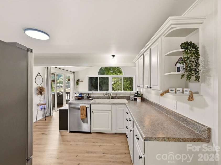 513 Paradise Circle, Belmont, NC 28012.  MLS# CAR4419627, YatesRealty ID 47796. 