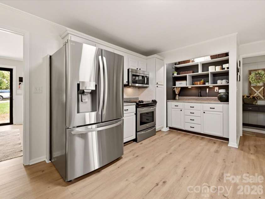 513 Paradise Circle, Belmont, NC 28012.  MLS# CAR4419627, YatesRealty ID 47796. 