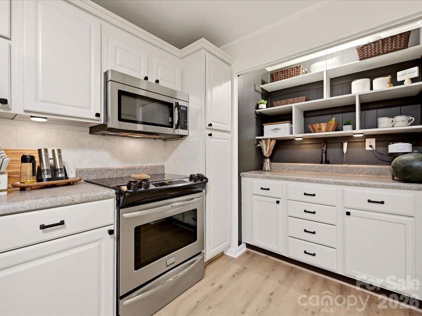 513 Paradise Circle, Belmont, NC 28012.  MLS# CAR4419627, YatesRealty ID 47796. 