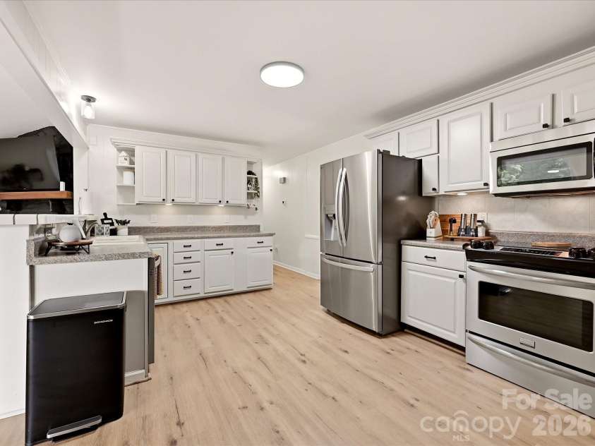 513 Paradise Circle, Belmont, NC 28012.  MLS# CAR4419627, YatesRealty ID 47796. 