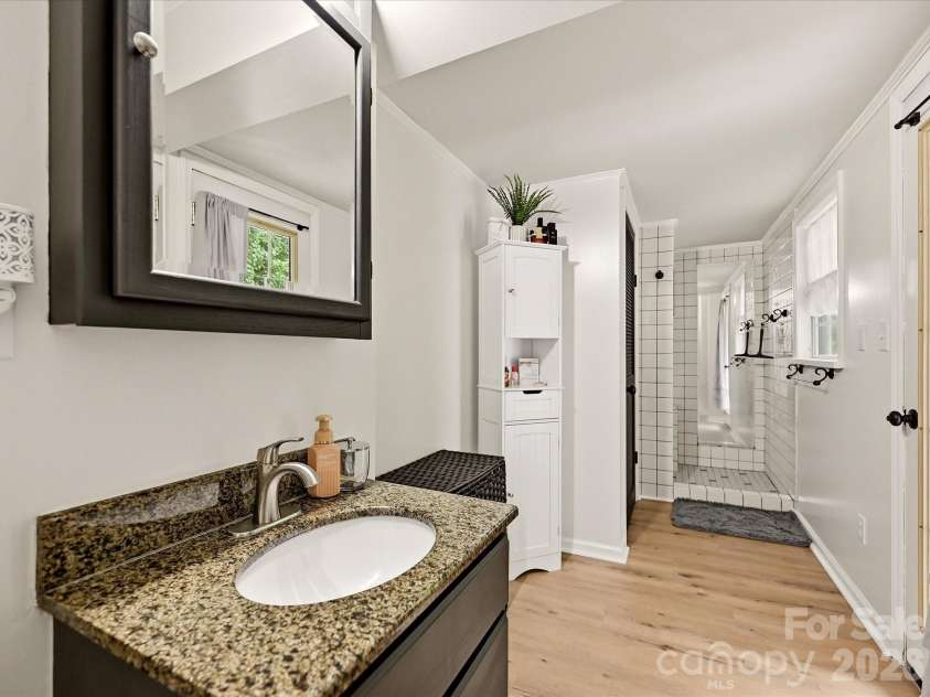 513 Paradise Circle, Belmont, NC 28012.  MLS# CAR4419627, YatesRealty ID 47796. 