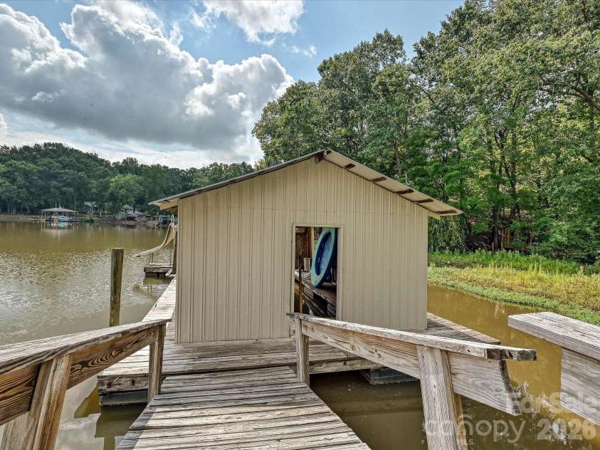 513 Paradise Circle, Belmont, NC 28012.  MLS# CAR4419627, YatesRealty ID 47796. 