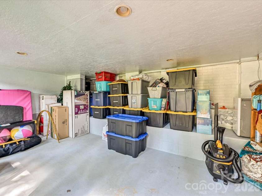 513 Paradise Circle, Belmont, NC 28012.  MLS# CAR4419627, YatesRealty ID 47796. 