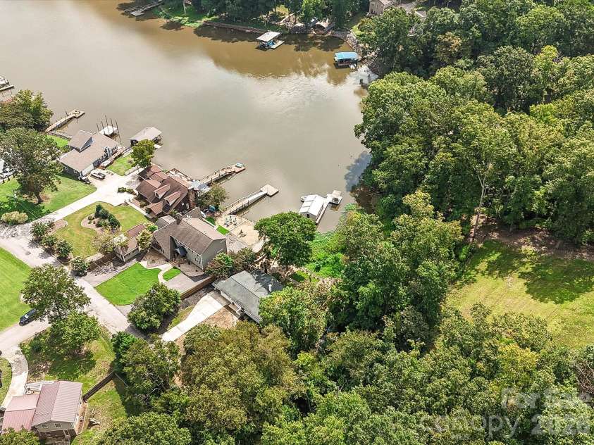 513 Paradise Circle, Belmont, NC 28012.  MLS# CAR4419627, YatesRealty ID 47796. 