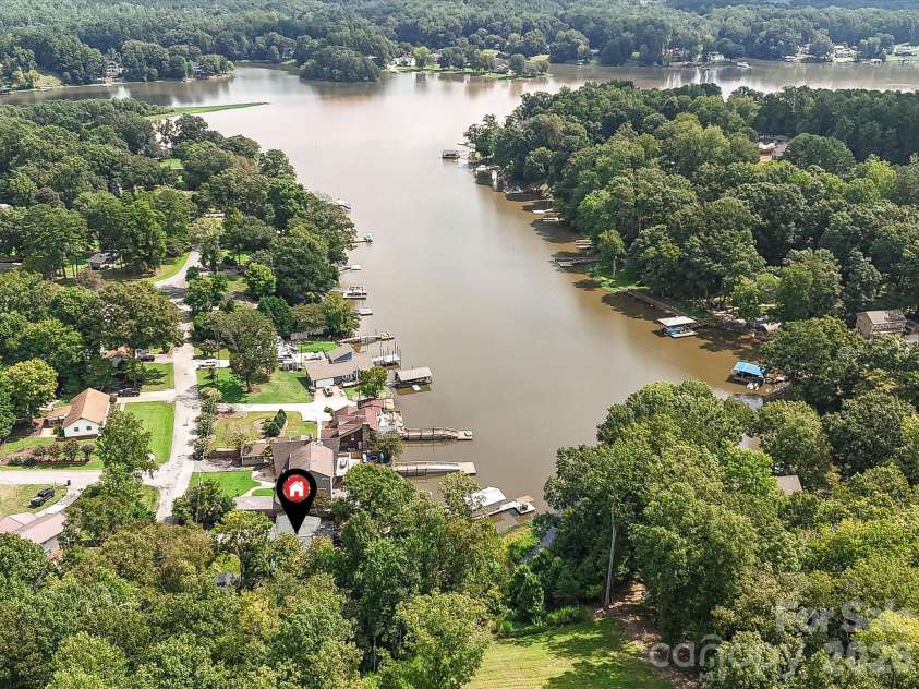 513 Paradise Circle, Belmont, NC 28012.  MLS# CAR4419627, YatesRealty ID 47796. 
