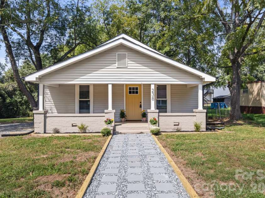 238 37th Street, Hickory, NC 28602.  MLS# CAR4419637, YatesRealty ID 47798. 