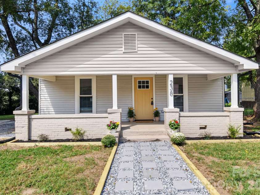 238 37th Street, Hickory, NC 28602.  MLS# CAR4419637, YatesRealty ID 47798. 